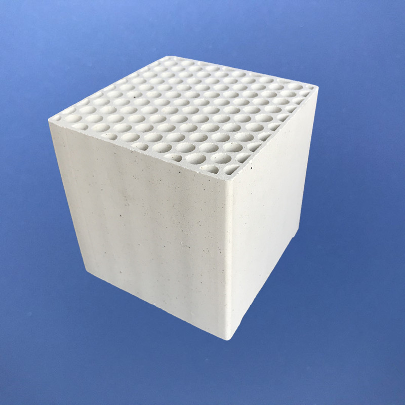 Honeycomb ceramic monolith