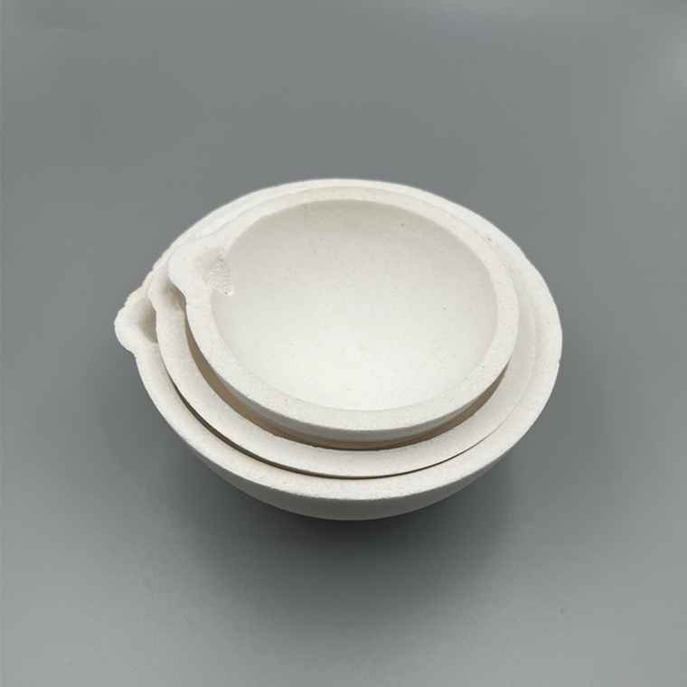 Fused silica crucible